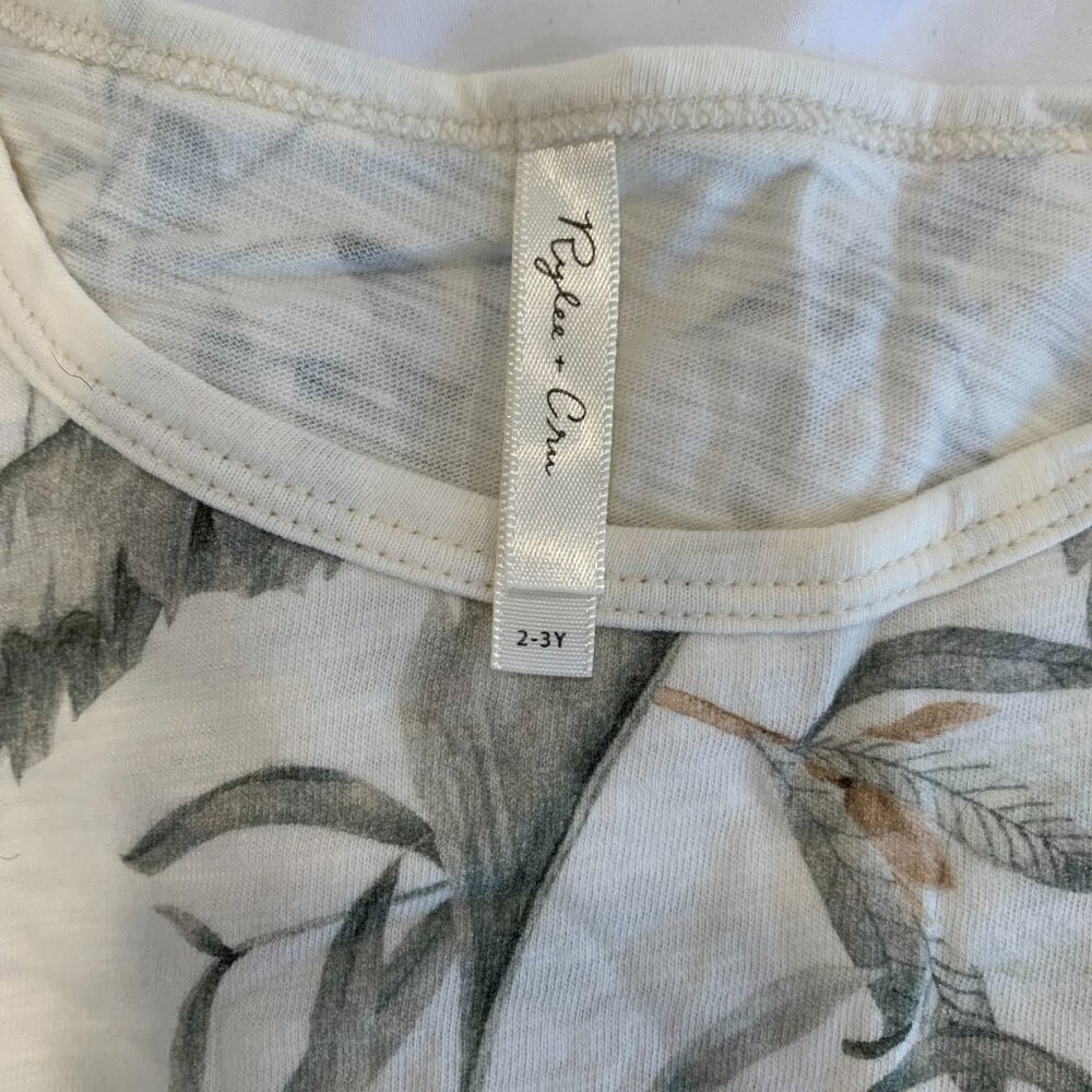 🌿 Rylee + Cru Floral 3-Piece Tropical Mama & Me Bundle | Dress & Tees - Picture 12 of 13